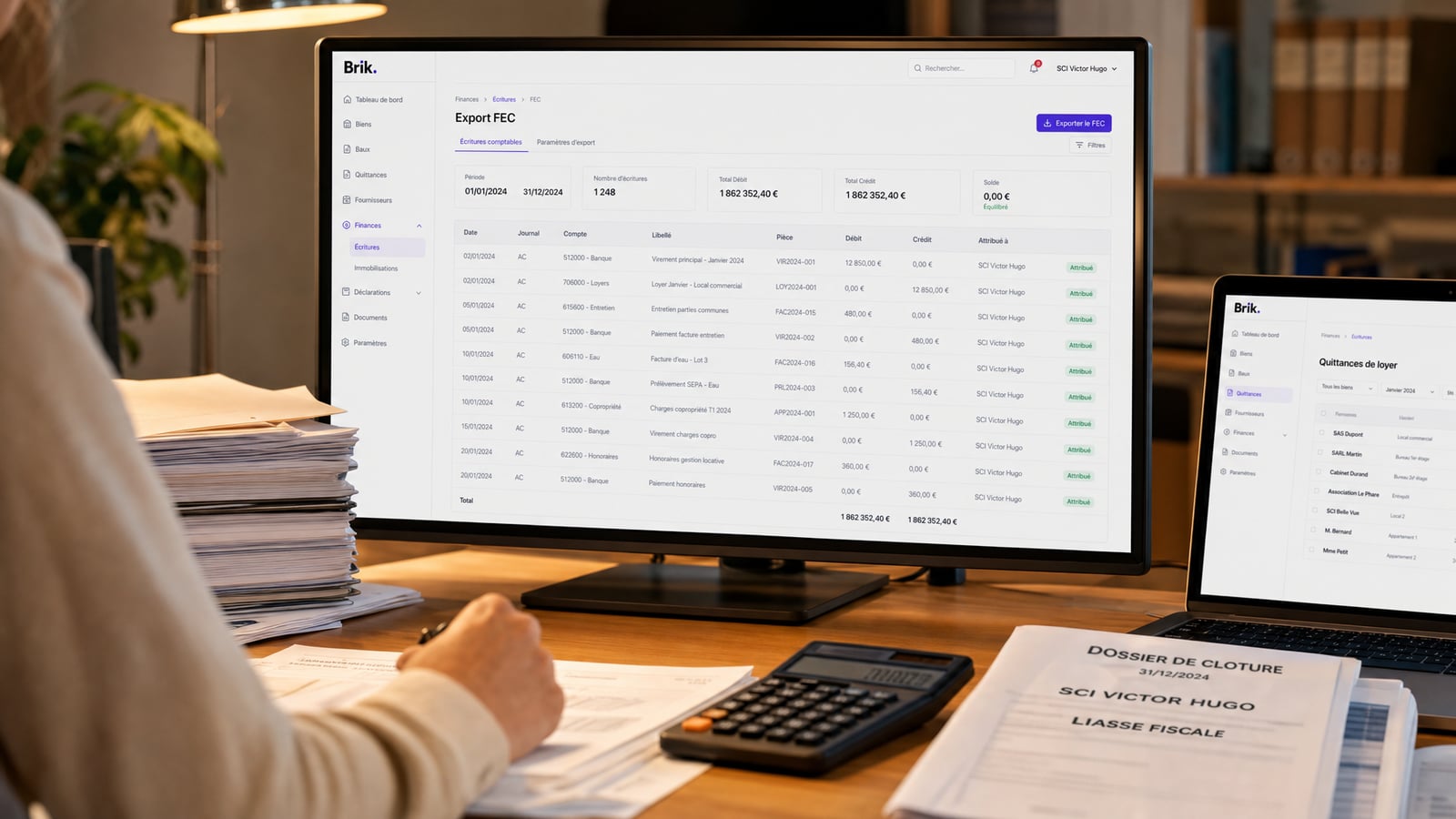 Expert-comptable préparant l'export FEC d'un portefeuille immobilier